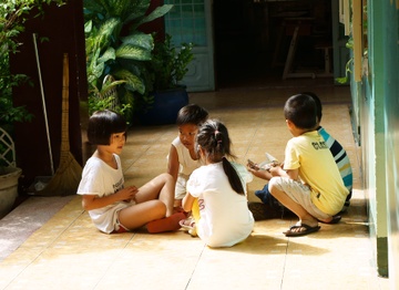 Khong ai la qua lon cho ngay 1/6 hinh anh