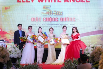 My pham Tran Gia to chuc gala ky niem 5 nam thanh lap hinh anh