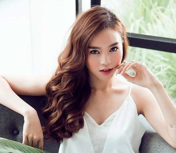 Trung Quan, Lan Ngoc khoe chan dai hut mat voi loat hinh 'song ao' hinh anh