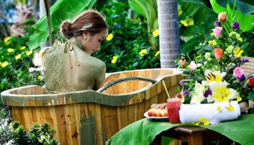 Trai nghiem dich vu tam bun khoang tai khu nghi duong Villa H20 hinh anh
