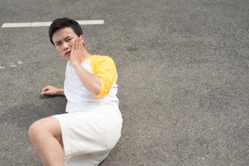Bui Cong Nam bi hieu nham la ke deo bam trong clip moi hinh anh