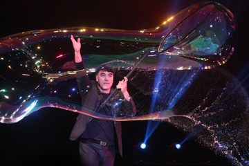 'Huyen thoai bong bong' Fan Yang bieu dien tai Dam Sen hinh anh