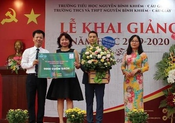 Apollo English tang 30.000 dau sach tieng Anh cho hoc sinh hinh anh