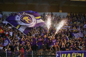 Hang Day - tu SVD vang lang den khan dai cuong nhiet cua V.League hinh anh