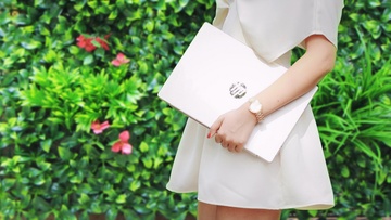 Chon laptop o cung SSD, mong nhe, pin khoe trong tam gia 16 trieu hinh anh