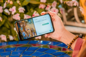 Dung Galaxy M30s chien 5 van Lien Quan, chi toi met, may con 75% pin hinh anh