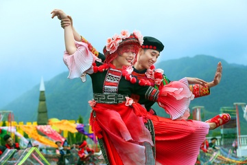 Sun World Fansipan Legend la diem du lich van hoa hang dau the gioi hinh anh