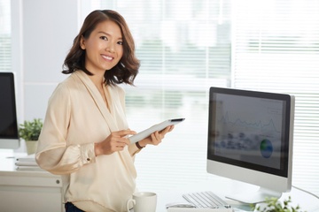 Kinh doanh online giup giam bot noi lo tai chinh mua dich hinh anh