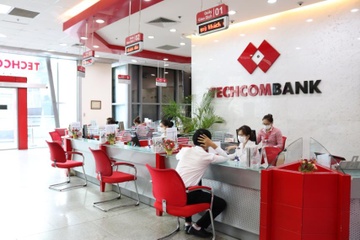 Ngan hang ghi dau noi bat tu chien luoc lay khach hang lam trong tam hinh anh