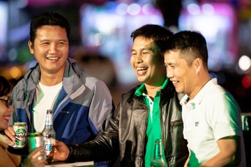Thuong hieu 'Dam tinh mien Trung' chinh phuc nguoi sanh bia the nao? hinh anh
