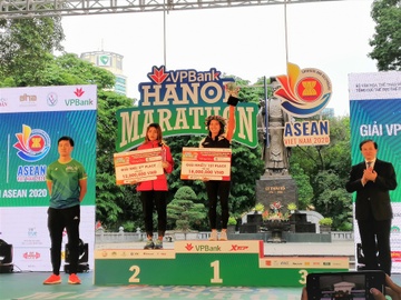 Nhung thanh tich an tuong tai VPBank Hanoi Marathon ASEAN 2020 hinh anh