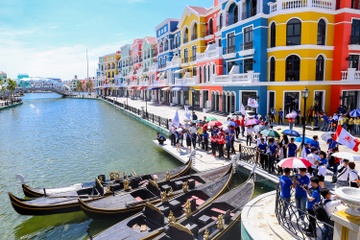 700 nha dau tu tham quan Grand World Phu Quoc hinh anh