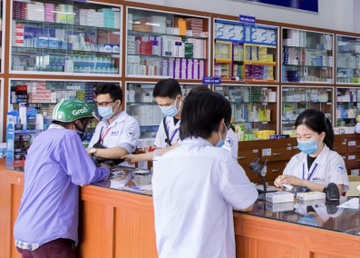 FPT Long Chau tang gan 3 trieu khau trang giup khach don Tet an toan hinh anh