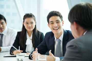 Hang nghin co hoi viec lam tai ngay hoi tuyen dung cua Vinhomes hinh anh