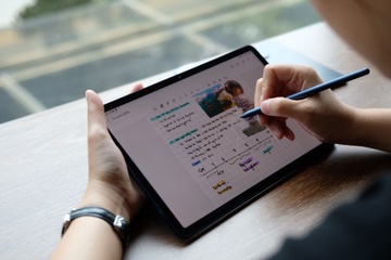 Mau tablet cho nguoi thich ghi chu, ngai cong kenh, co the thay laptop hinh anh