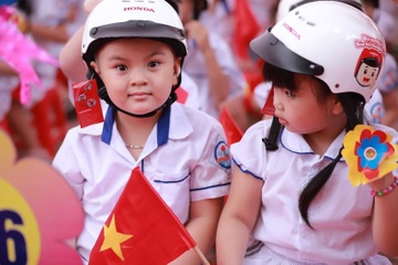 Cuoc thi sang tac tranh nang cao y thuc ATGT cho hoc sinh tieu hoc hinh anh