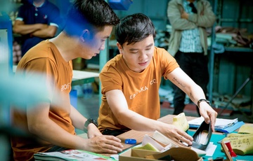 Chuyen ban hang cuoi nam cua hang giay cao got do nam gioi van hanh hinh anh