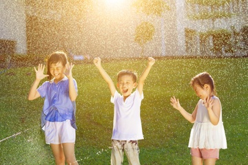 3 loi ich khi tre duoc hoc he sau thoi ky gian cach hinh anh