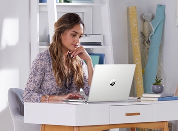 Trai nghiem hoc tap va lam viec di dong tren laptop HP 15s hinh anh