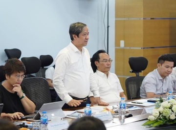 Bo truong GD&DT tham Truong Dai hoc CMC hinh anh