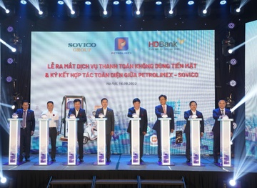 Petrolimex ra mat dich vu thanh toan khong dung tien mat hinh anh