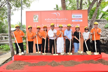 Quy Nam Phuong khoi cong xay dung cau Khang Loi, Hau Giang hinh anh