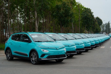 Khac biet giua taxi Xanh SM va taxi cong nghe hinh anh