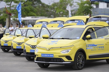 En Vang mua va thue 150 oto dien VinFast hinh anh