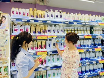 Saigon Co.op tang qua cho khach hang tren kenh online va offline hinh anh