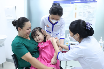 Viet Nam co vaccine sot xuat huyet, VNVC trien khai tiem dau tien hinh anh