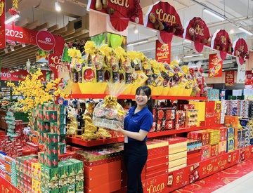 Saigon Co.op giu binh on gia - tang cuong hang hoa Tet Nguyen dan 2025 hinh anh