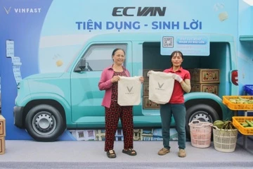 VinFast EC Van ‘chiem song’ cho dau moi khien gioi tieu thuong xon xao hinh anh