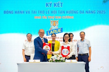 Larue tiep tuc dong hanh le hoi Tan huong Da Nang 2025 hinh anh