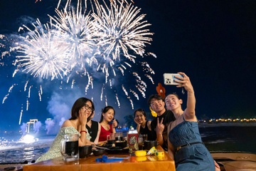 Trai nghiem dem nhat dinh phai thu o Da Nang mua le hoi phao hoa hinh anh