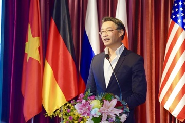 TS Philipp Rosler - Nguyen pho thu tuong Duc gia nhap Vietjet hinh anh