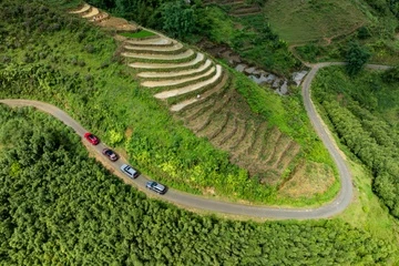 Su sang trong tham lang tren cung duong Tay Bac hinh anh