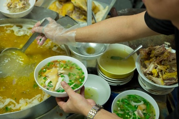 2 quan an nuc tieng TP.HCM vao danh sach Michelin Guide 3 nam lien hinh anh