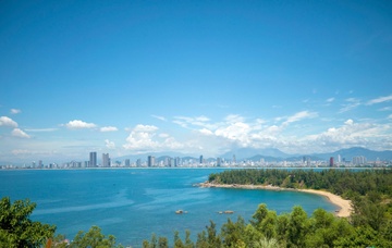 Da Nang - tu thanh pho bien yen binh den 'Miami phuong Dong' hinh anh