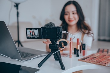 Bi quyet dang sau nhung phien livestream ban hang cuon hut hinh anh