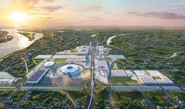 Cu dan Vinhomes Global Gate 'dao bo la toi' trien lam lich su hinh anh