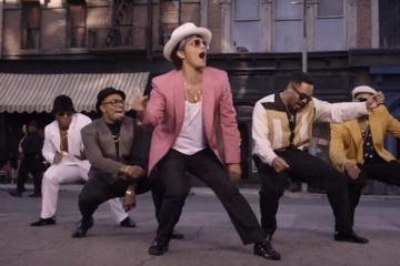 Bruno Mars lap ky luc ve nhac so tai nuoc Anh hinh anh