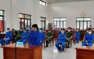 Linh 9 nam tu vi toi dua nguoi vuot bien trai phep hinh anh