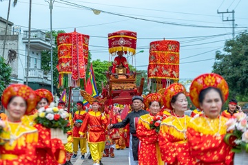 Doan ruoc Duc Thanh Tran dai gan 3 km tai le hoi Bach Dang hinh anh