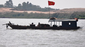 Phat dong nguoi dan tim thi the phu nu bi bac si nem song hinh anh