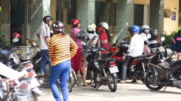 Hon 70 hoc sinh nhap vien sau khi an trua hinh anh