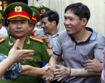 Ong Duong Tu Trong cuoi tuoi sau khi nghe tuyen an hinh anh