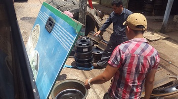 Ngan ngam xe khach binh dan hinh anh