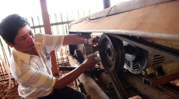 Giam nguoi vo toi 8 thang, VKS phai boi thuong 2,8 ty dong hinh anh