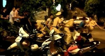Bat khan cap thanh nien hanh hung CSGT Lang Son hinh anh
