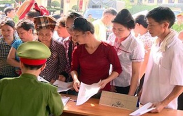 Khon kho hanh trinh di xin xoa an tich hinh anh
